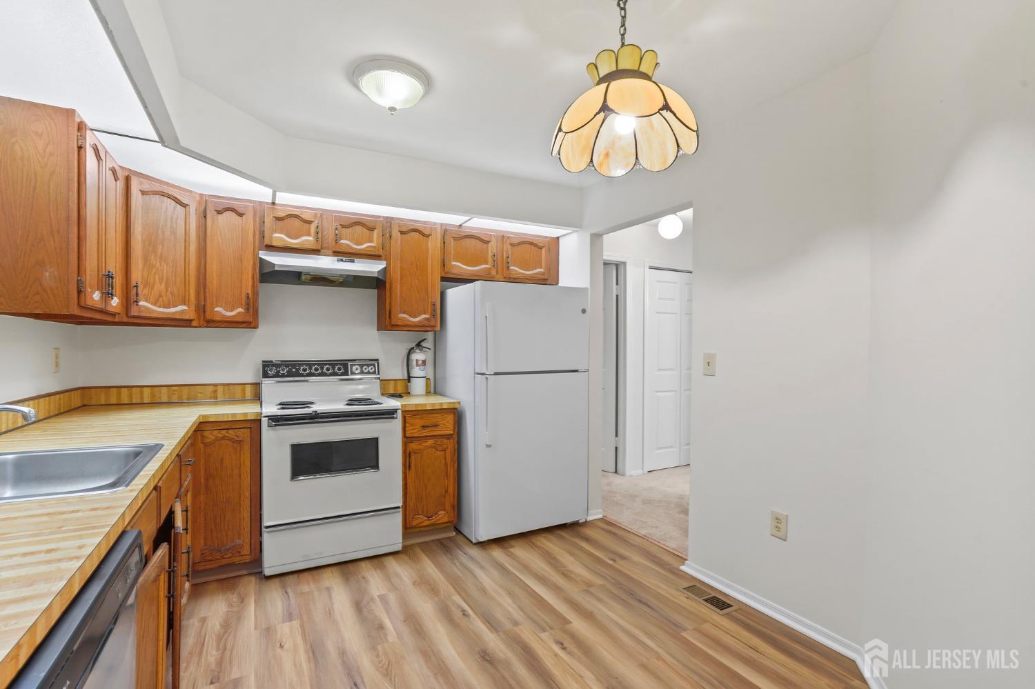 123 Concordia Circle #G, Monroe Township, New Jersey image 9