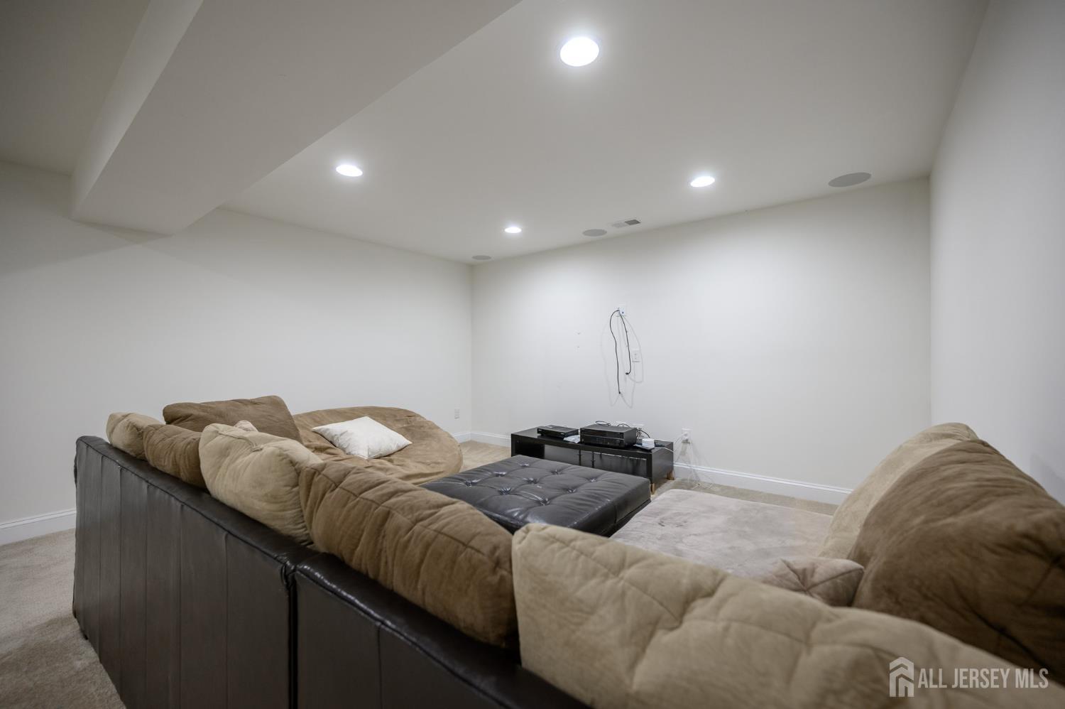 Allentown, New Jersey, 08501, United States, 4 Bedrooms Bedrooms, ,5 BathroomsBathrooms,Residential,Active,2025204