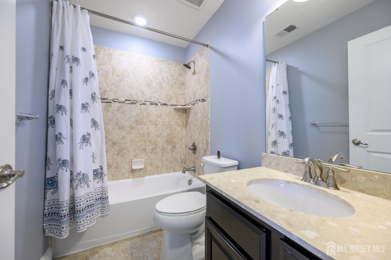Allentown, New Jersey, 08501, United States, 4 Bedrooms Bedrooms, ,5 BathroomsBathrooms,Residential,Active,2025204