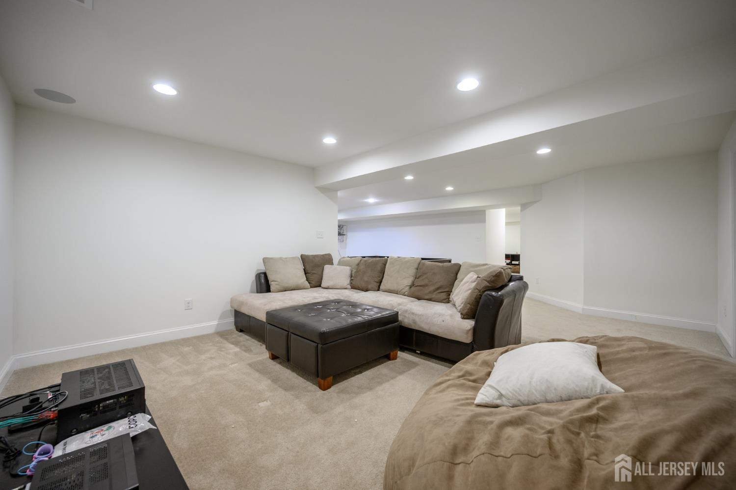 Allentown, New Jersey, 08501, United States, 4 Bedrooms Bedrooms, ,5 BathroomsBathrooms,Residential,Active,2025204