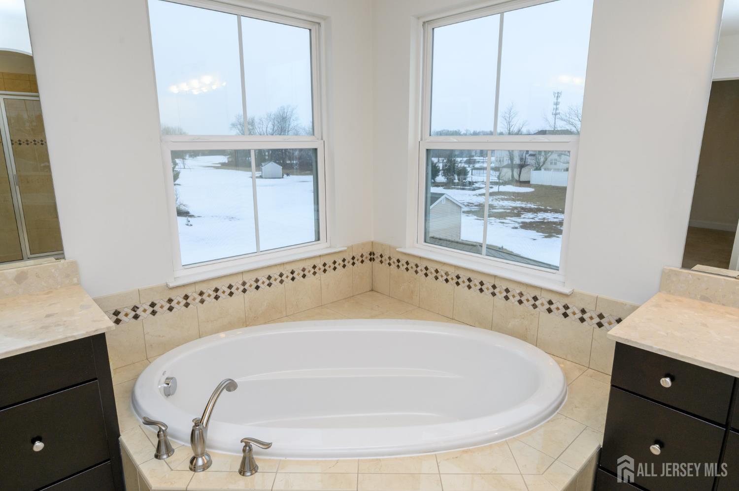 Allentown, New Jersey, 08501, United States, 4 Bedrooms Bedrooms, ,5 BathroomsBathrooms,Residential,Active,2025204