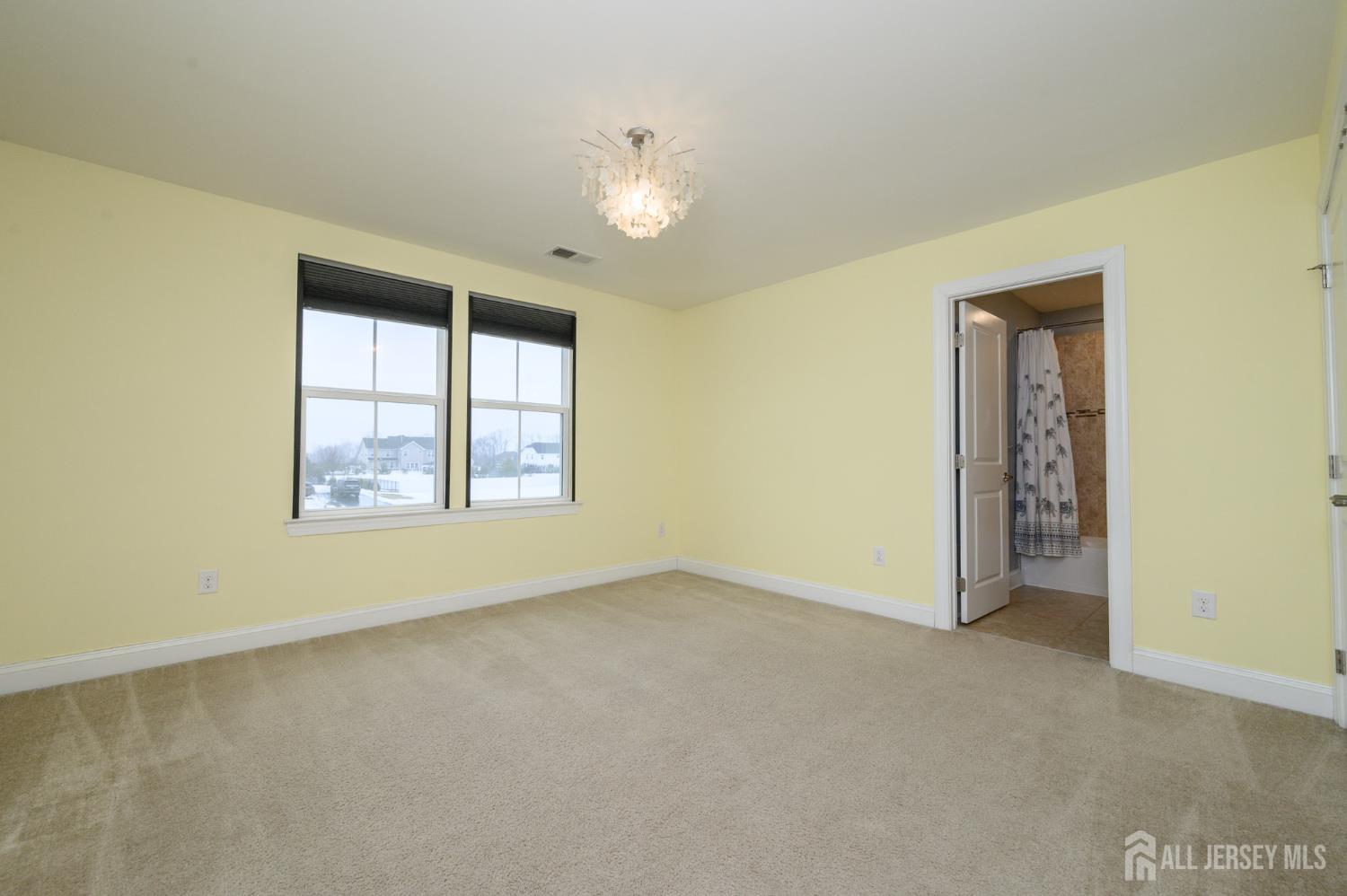 Allentown, New Jersey, 08501, United States, 4 Bedrooms Bedrooms, ,5 BathroomsBathrooms,Residential,Active,2025204