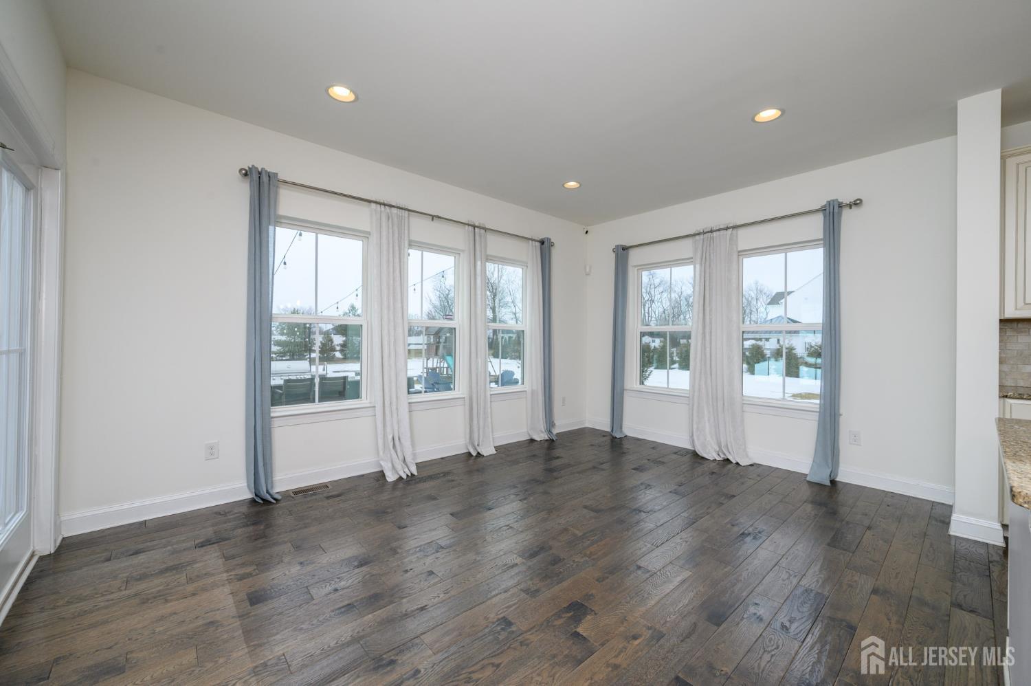 Allentown, New Jersey, 08501, United States, 4 Bedrooms Bedrooms, ,5 BathroomsBathrooms,Residential,Active,2025204