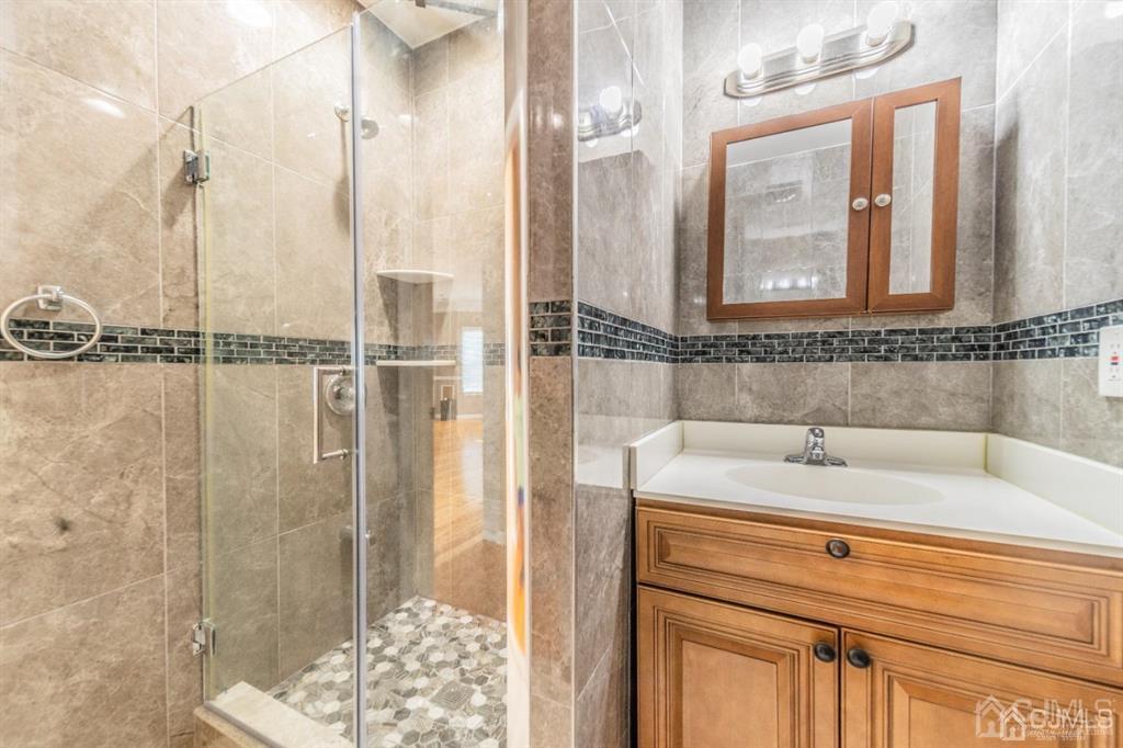 58 S Whittier Street, Carteret, New Jersey image 5