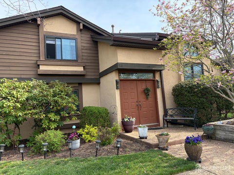 Townhouse For Rent - 98 Sayre Drive<br/> Plainsboro, NJ 08540