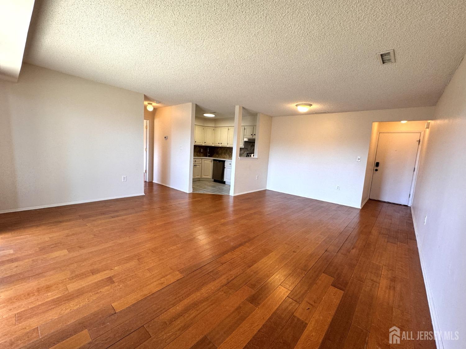 815 Aspen Drive, Plainsboro, New Jersey image 3