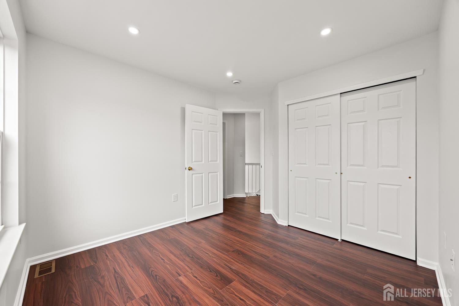 19 Grossweiler Lane, Parlin, New Jersey image 20