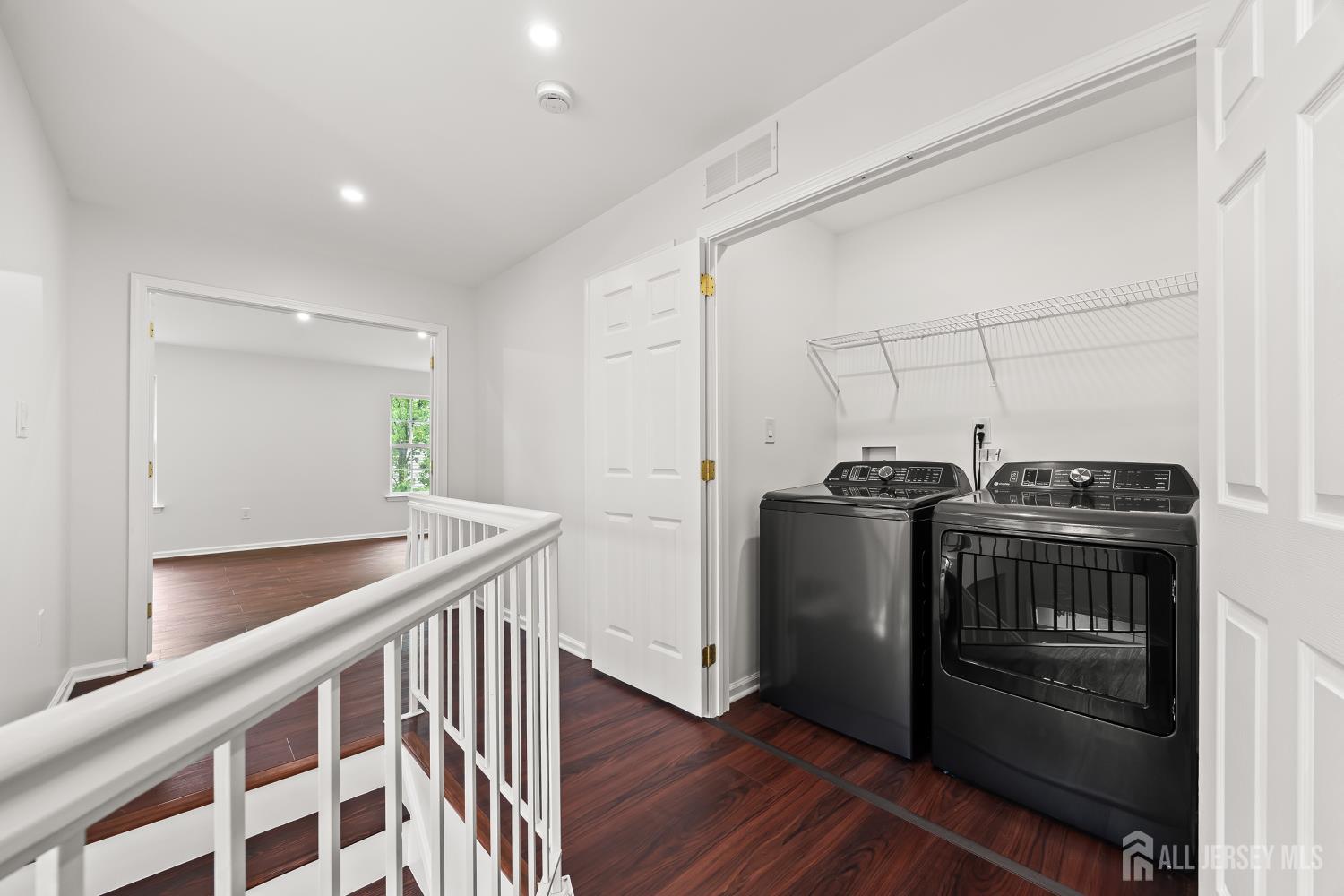 19 Grossweiler Lane, Parlin, New Jersey image 16