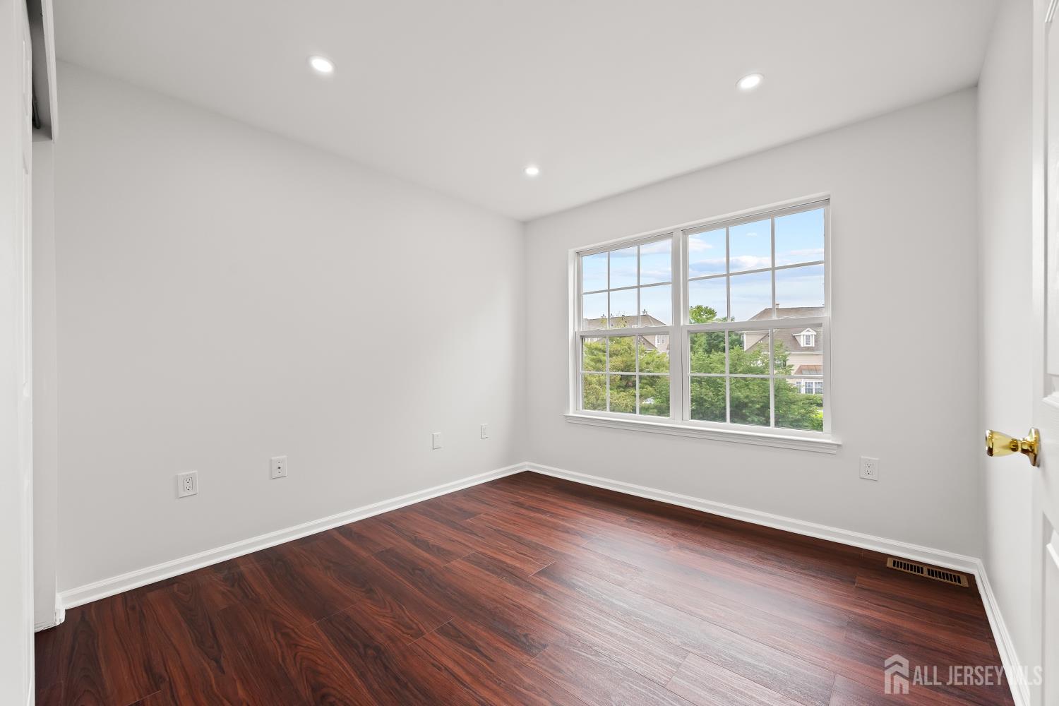 19 Grossweiler Lane, Parlin, New Jersey image 18