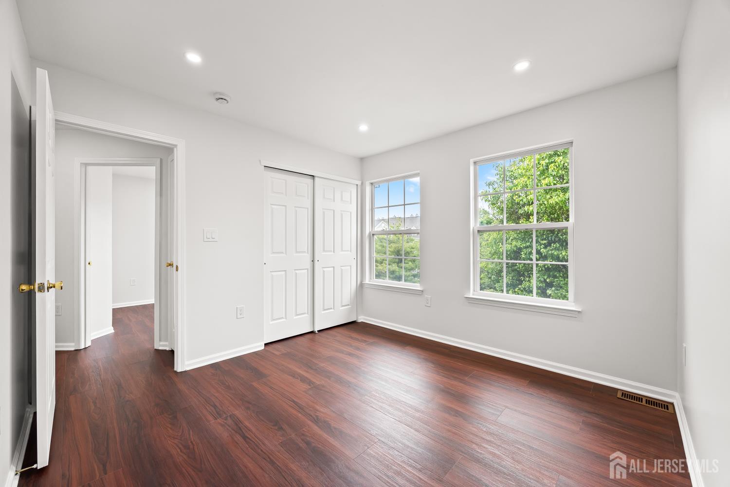 19 Grossweiler Lane, Parlin, New Jersey image 17