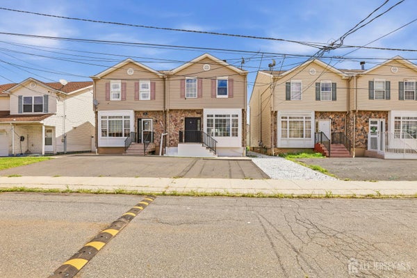 8 SOMERSET ST, CARTERET, NJ 07008 - Image c9fb28d34e55df7d0f3a67290141c68b/1477537582