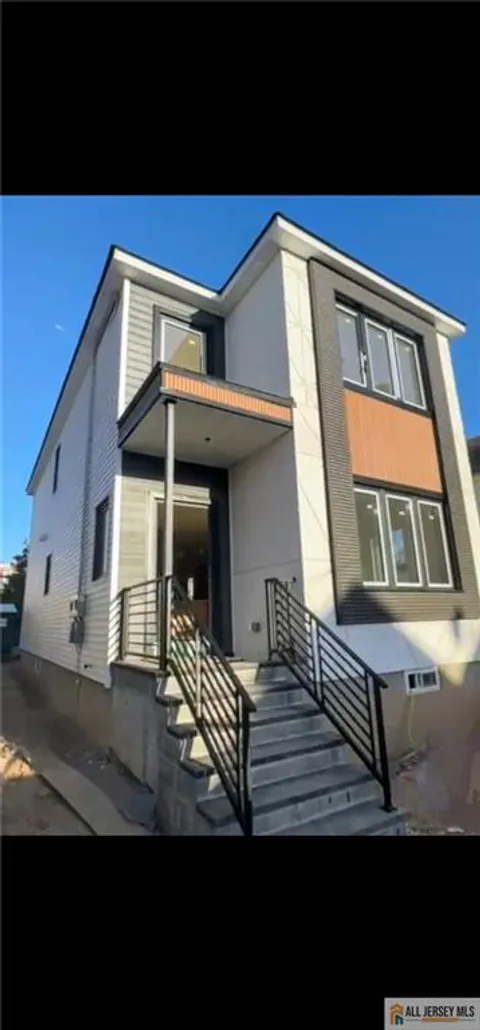 374 Oak Street, Perth Amboy, NJ 08861 - MLS#: 2561525M