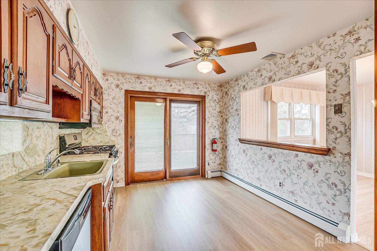 17 Hallo Street, Edison, New Jersey image 15
