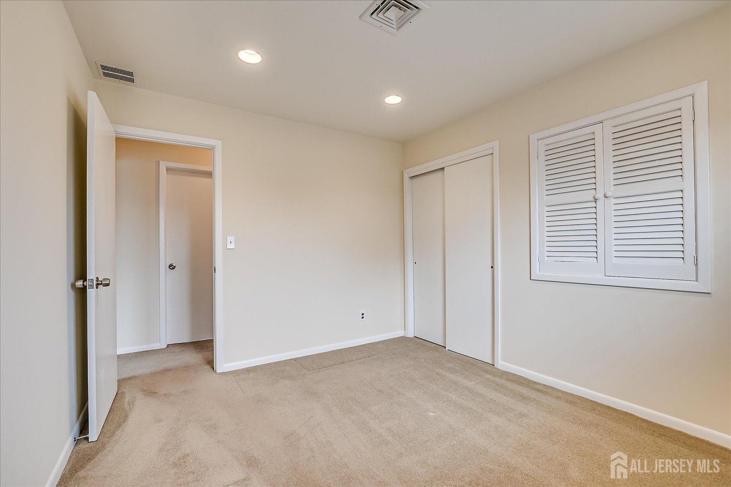 17 Hallo Street, Edison, New Jersey image 21
