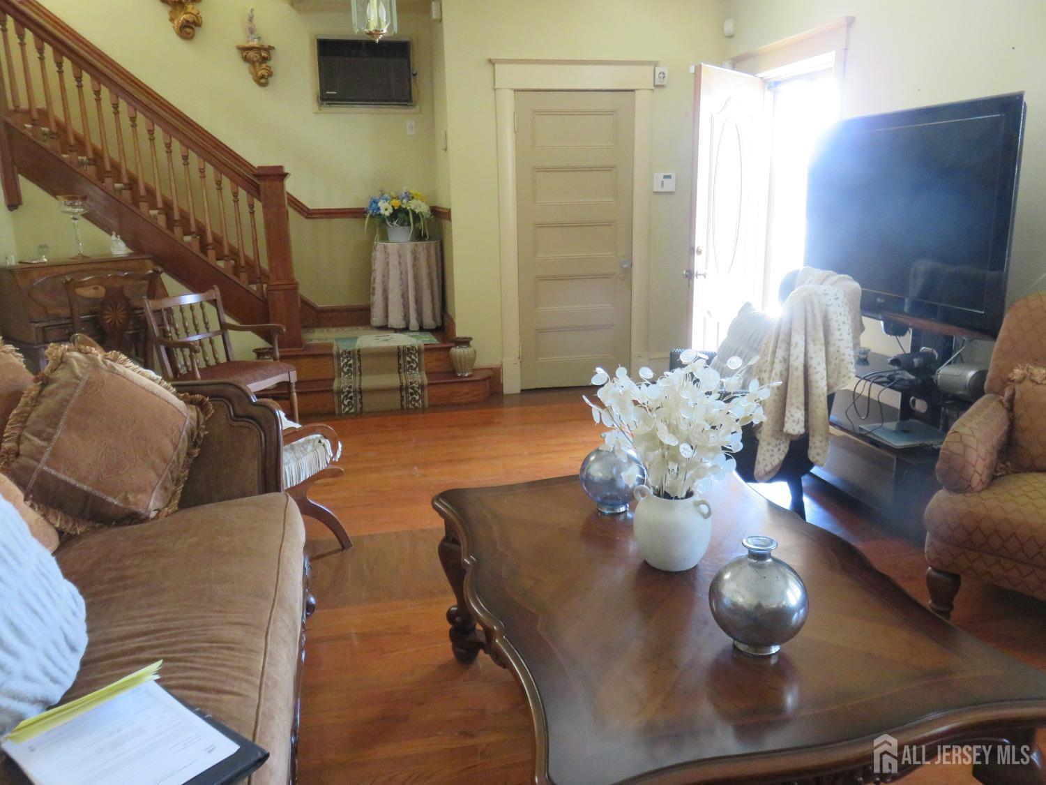 132 Kearny Avenue, Perth Amboy, New Jersey image 2