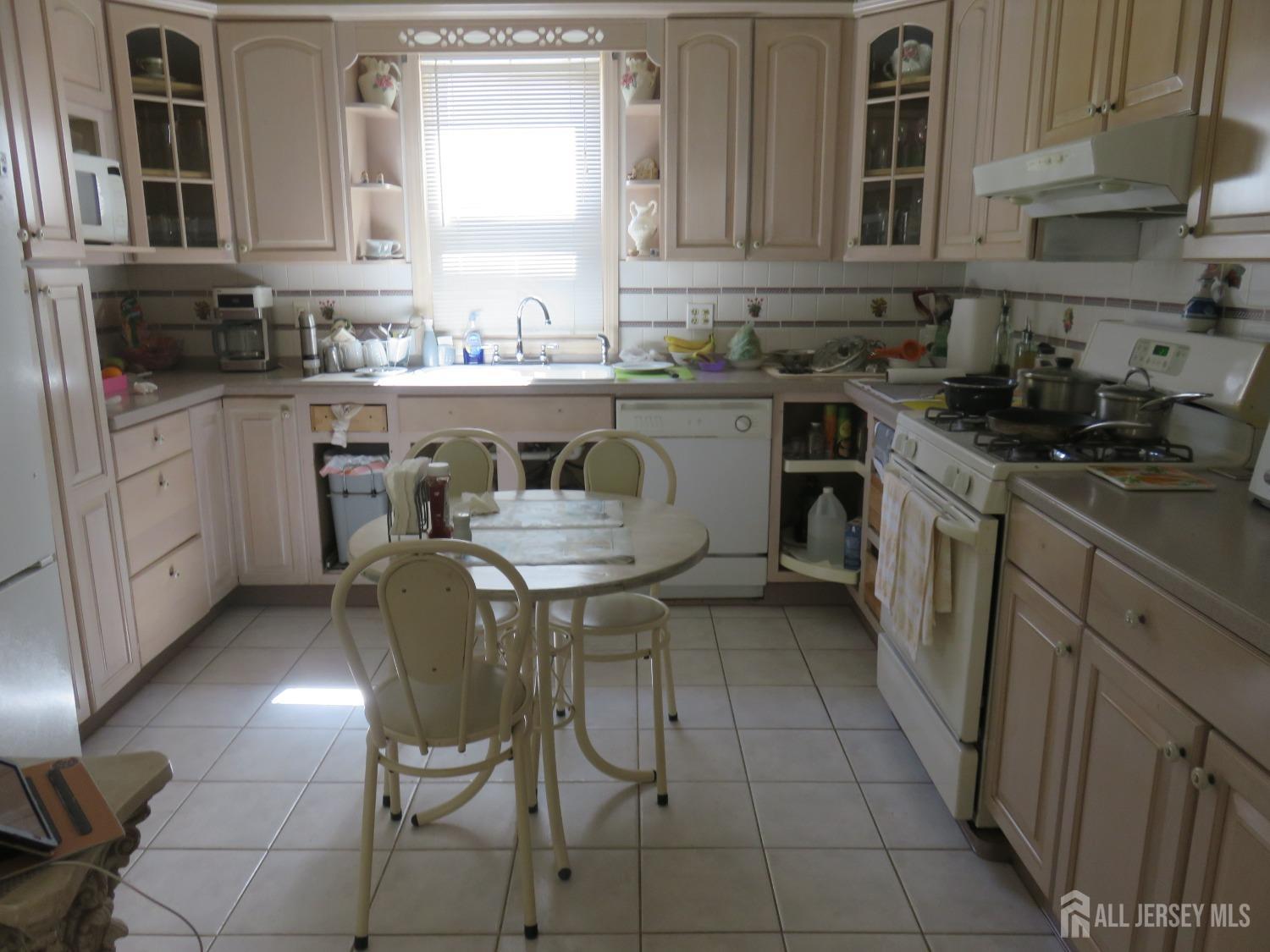 132 Kearny Avenue, Perth Amboy, New Jersey image 4