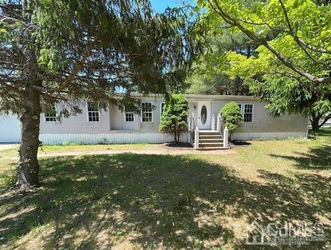 Homes For Sale - 397 Spotswood Gravel Hill Road<br/> Monroe, NJ 08831