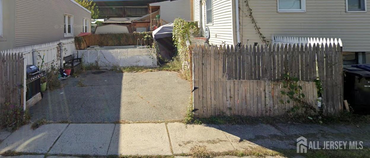 852 Kreil Street, Perth Amboy, New Jersey image 3