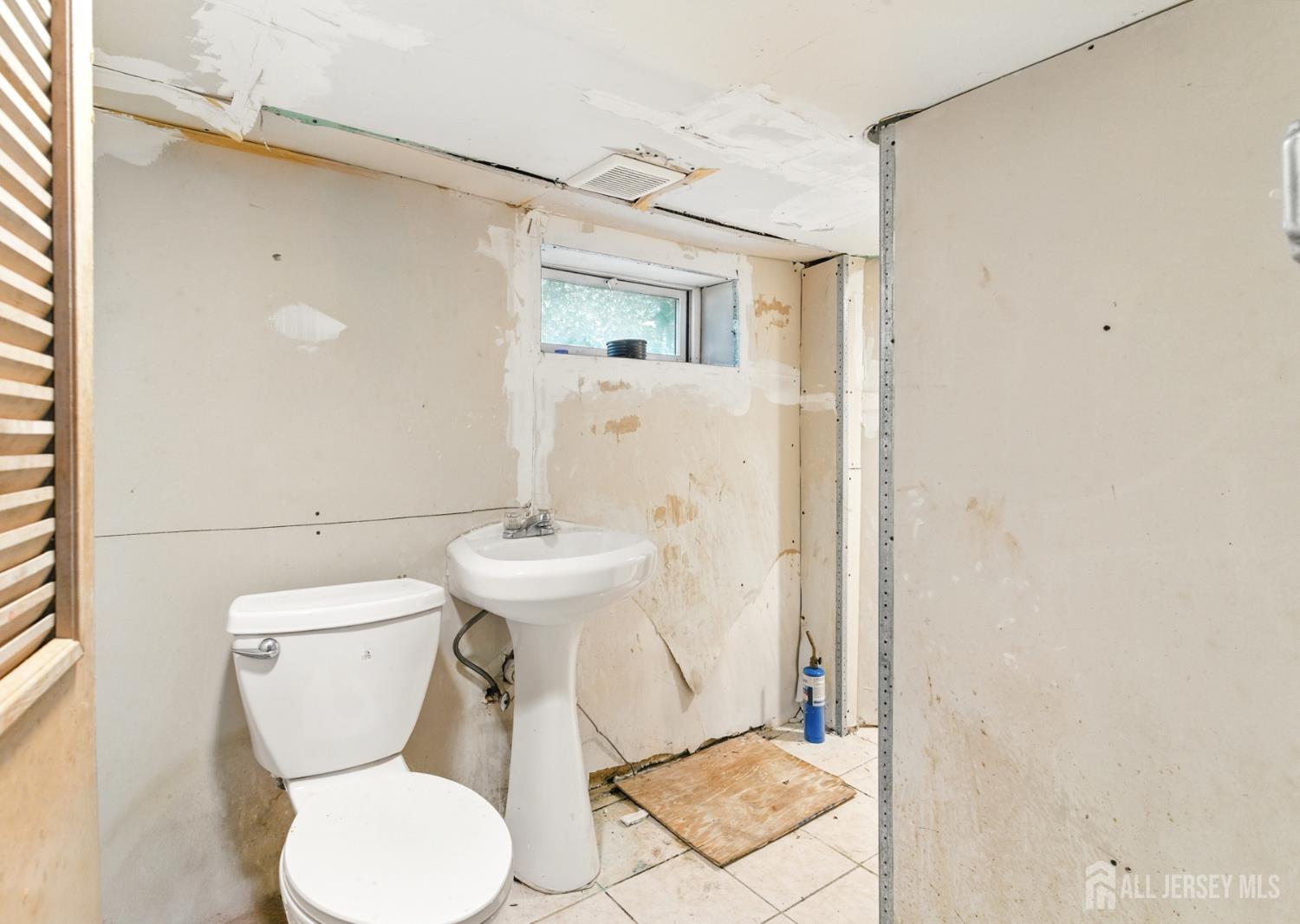 68 Pennsylvania Avenue, Perth Amboy, New Jersey image 30
