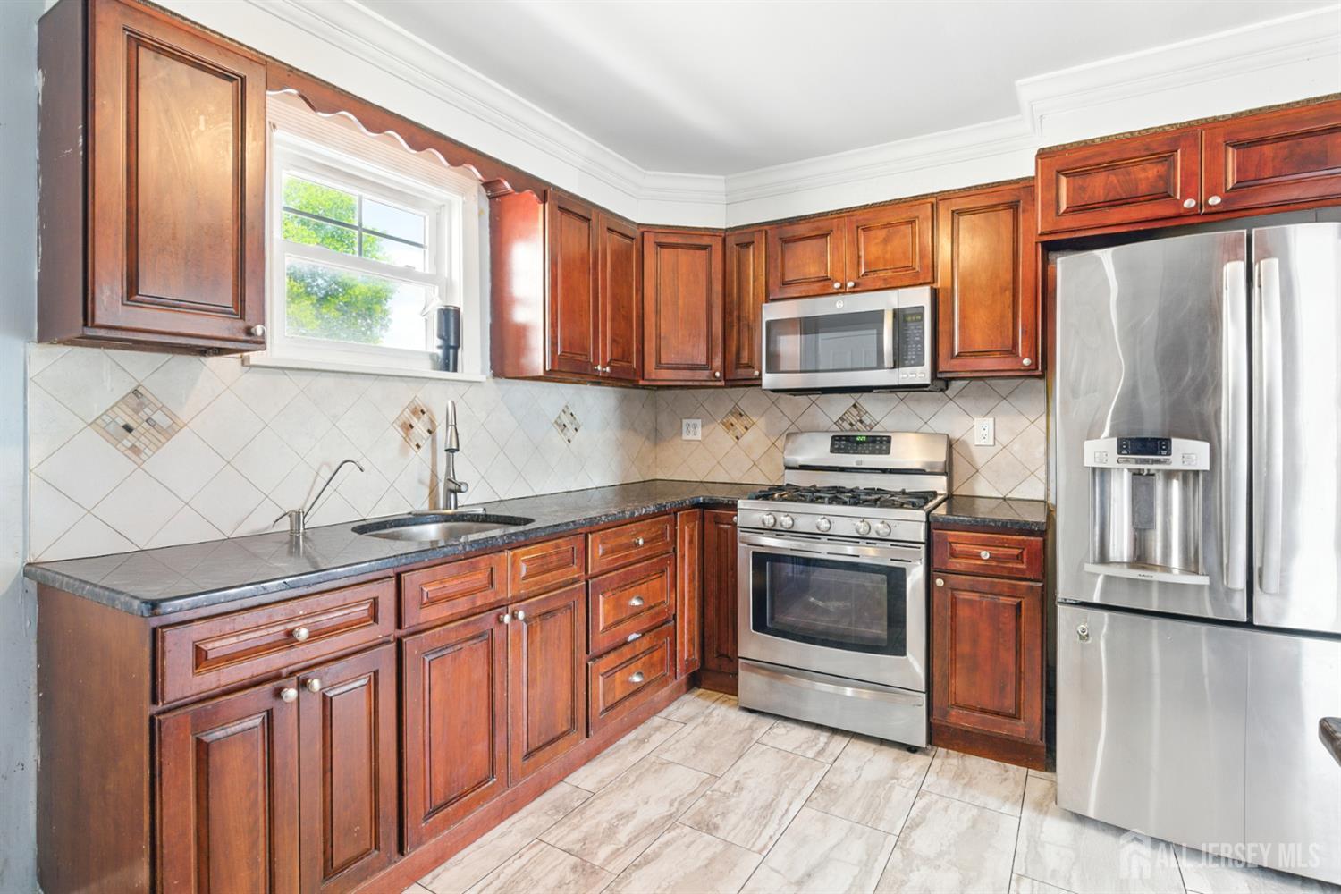 68 Pennsylvania Avenue, Perth Amboy, New Jersey image 9