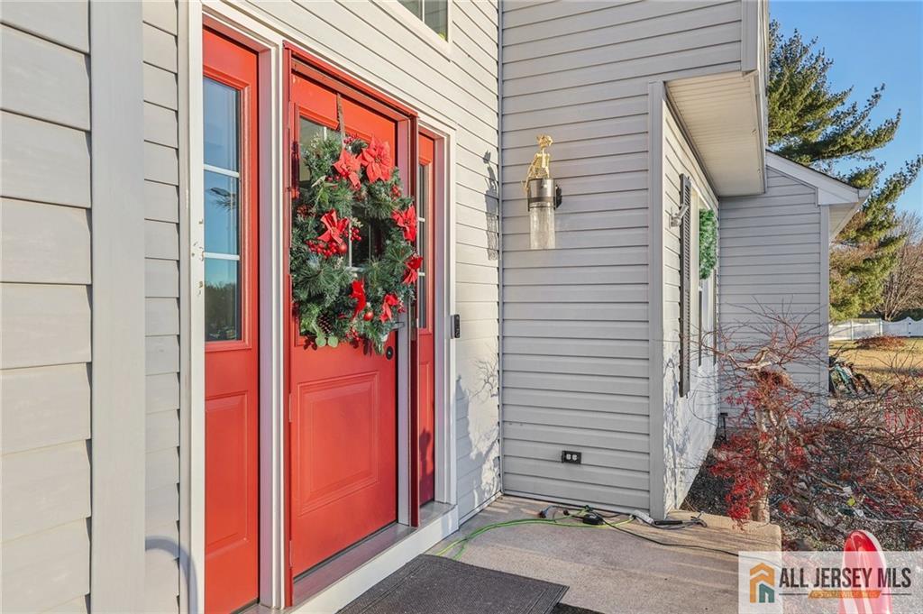 321 Snowgoose Lane, Harrison, New Jersey image 3