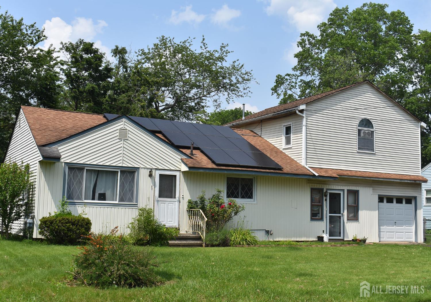126 Lakeside Drive, Piscataway, New Jersey image 1