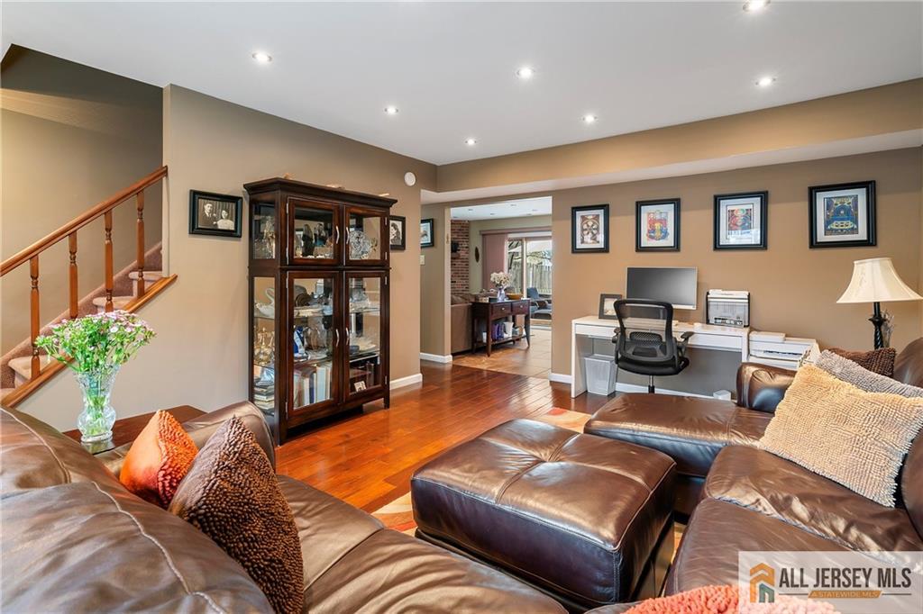 11 Ross Court, East Brunswick, New Jersey image 4