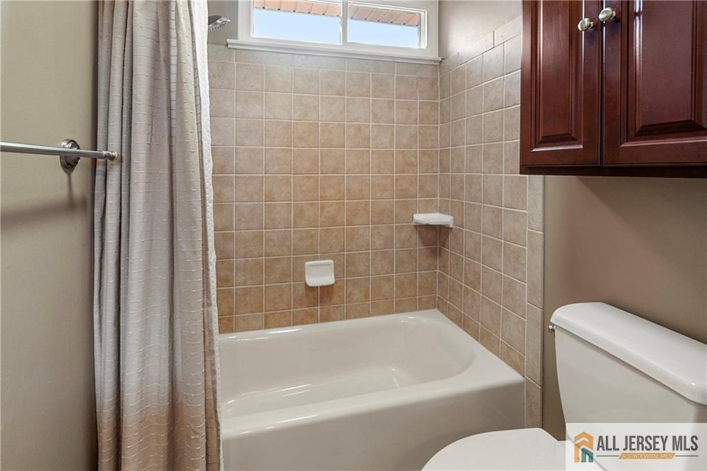 11 Ross Court, East Brunswick, New Jersey image 14