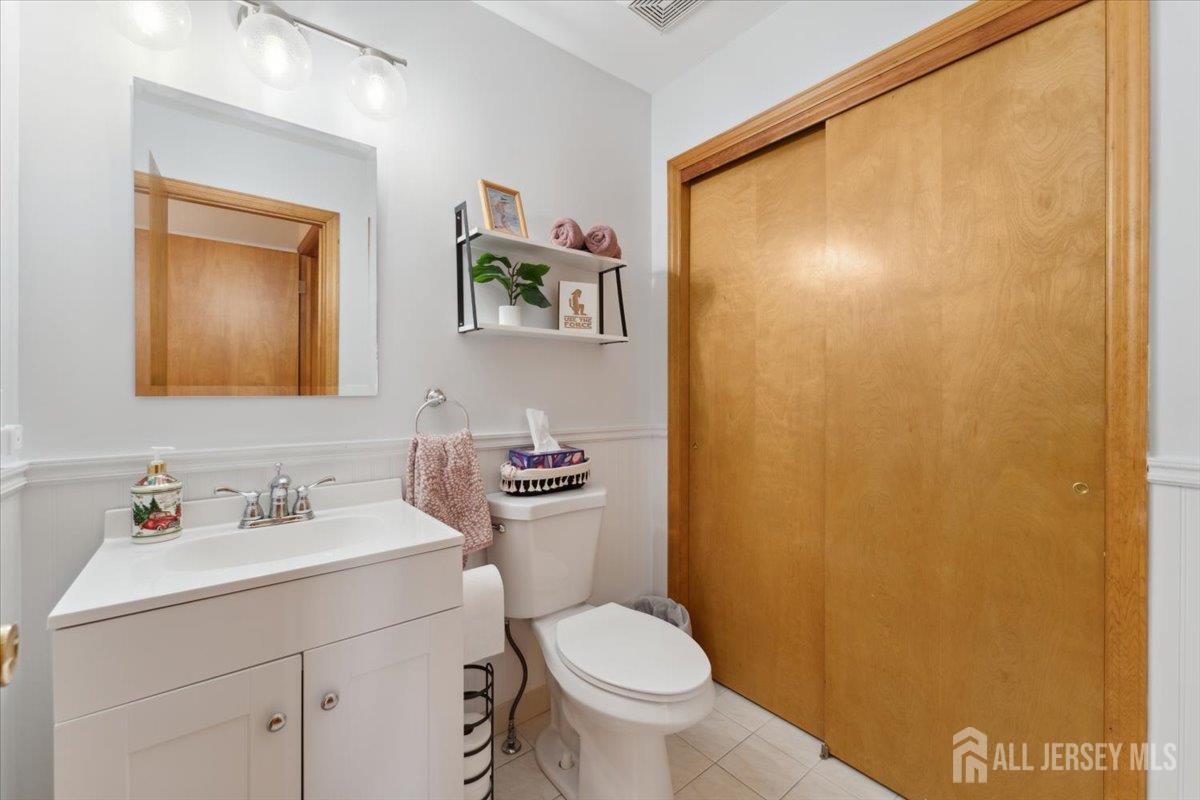 675 Raritan Road, Clark, New Jersey image 39