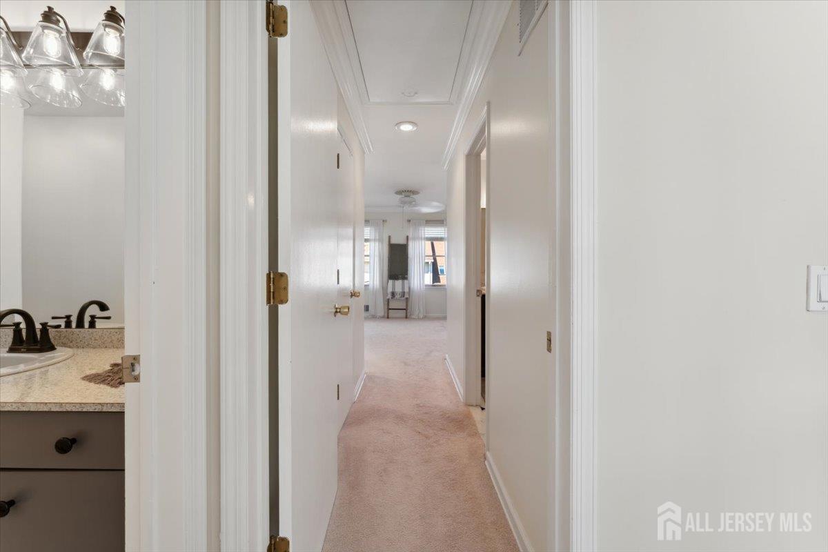 675 Raritan Road, Clark, New Jersey image 37