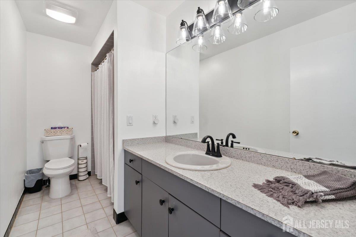 675 Raritan Road, Clark, New Jersey image 33