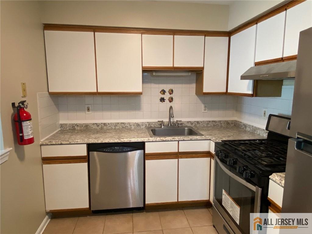 121 Waterford Drive, Edison, New Jersey image 5