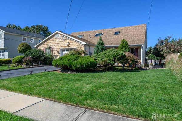 15 CARLOW WAY, HAZLET, NJ 07730 - Image ccff6eb7277d70e0580dfc64f0b93f7d/2620219966