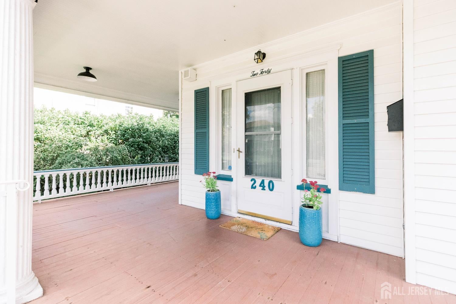 240 Lincoln Avenue