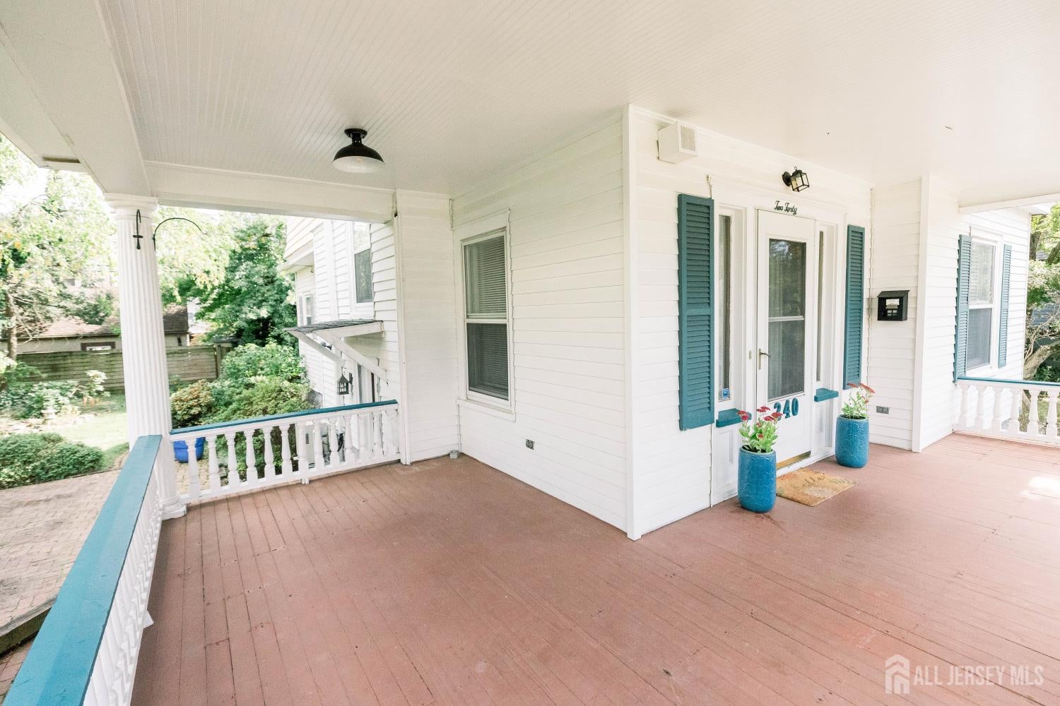 240 Lincoln Avenue