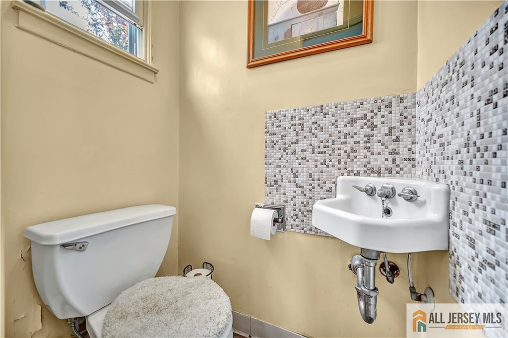 146 Arlington Drive, Fords, New Jersey image 19