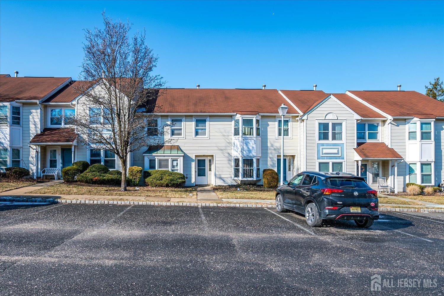 13 Concord Square, Sayreville, New Jersey image 1