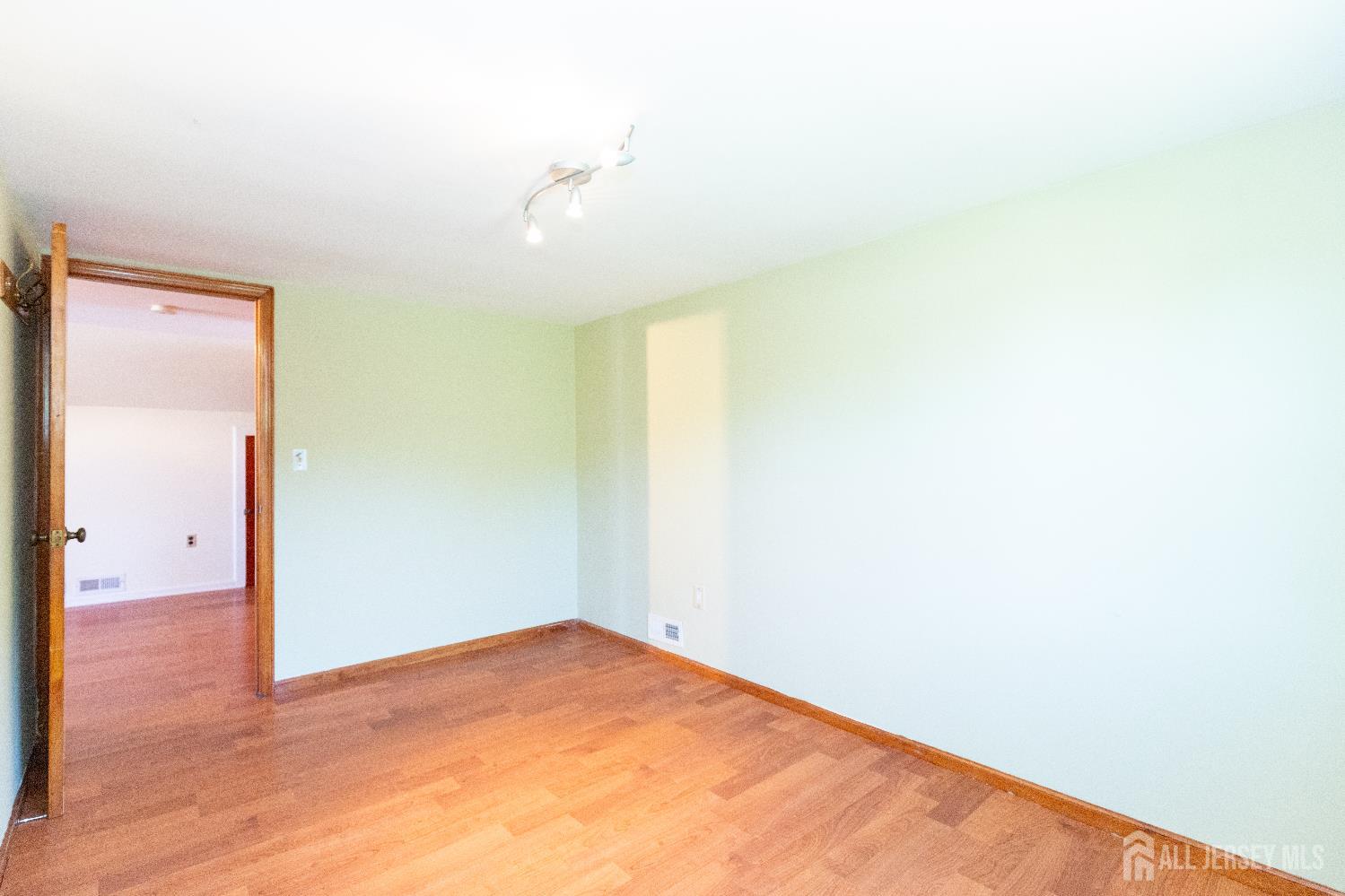 2624 Tremley Point Road, Linden, New Jersey image 35