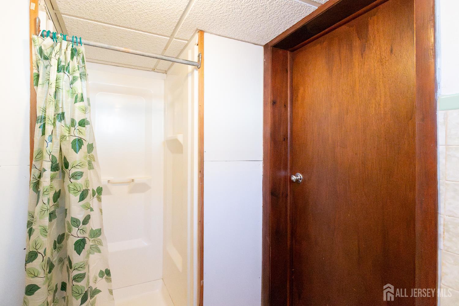 2624 Tremley Point Road, Linden, New Jersey image 39