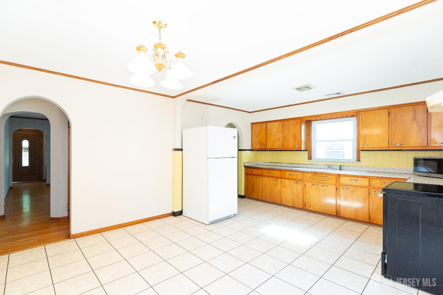 2624 Tremley Point Road, Linden, New Jersey image 10