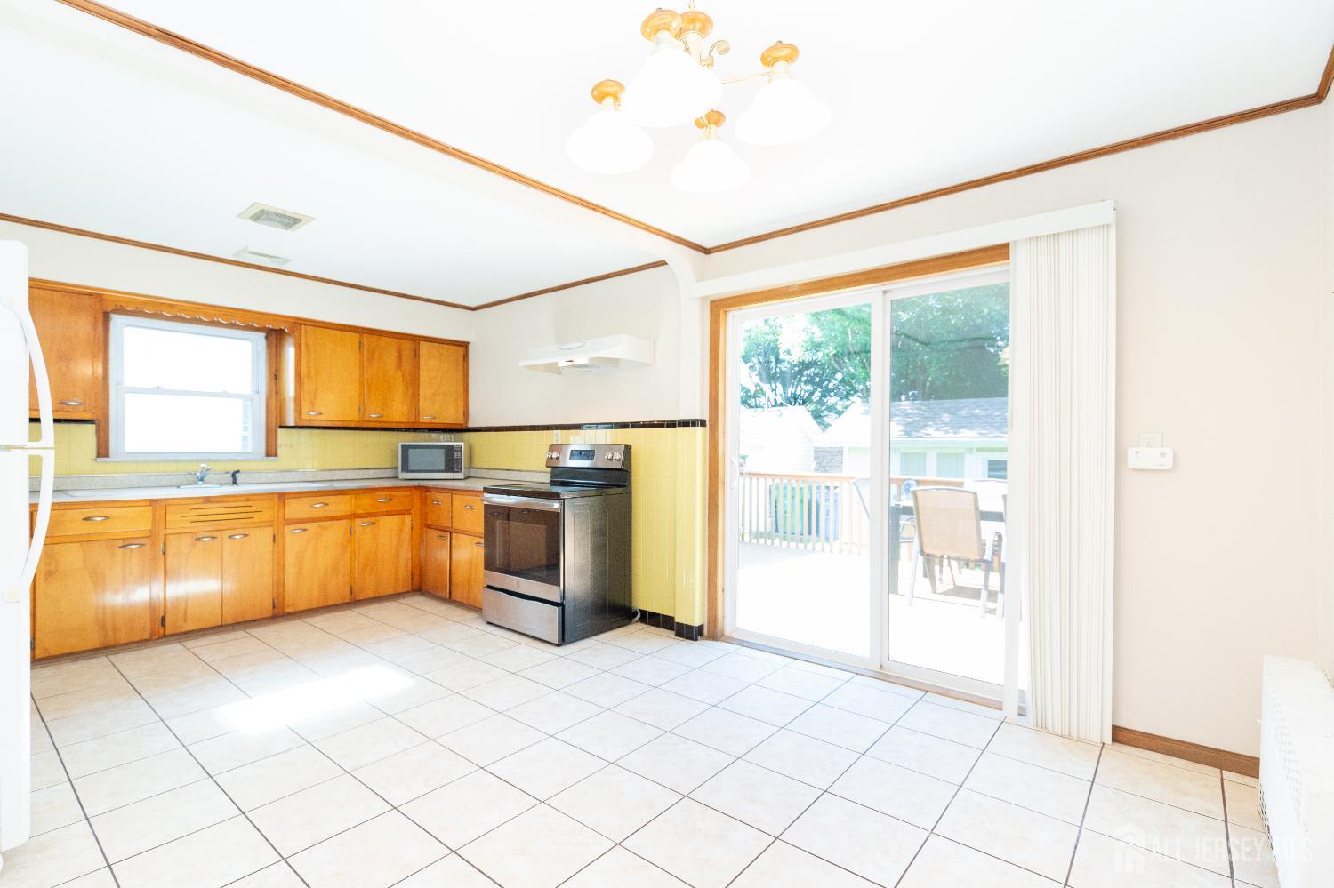 2624 Tremley Point Road, Linden, New Jersey image 9