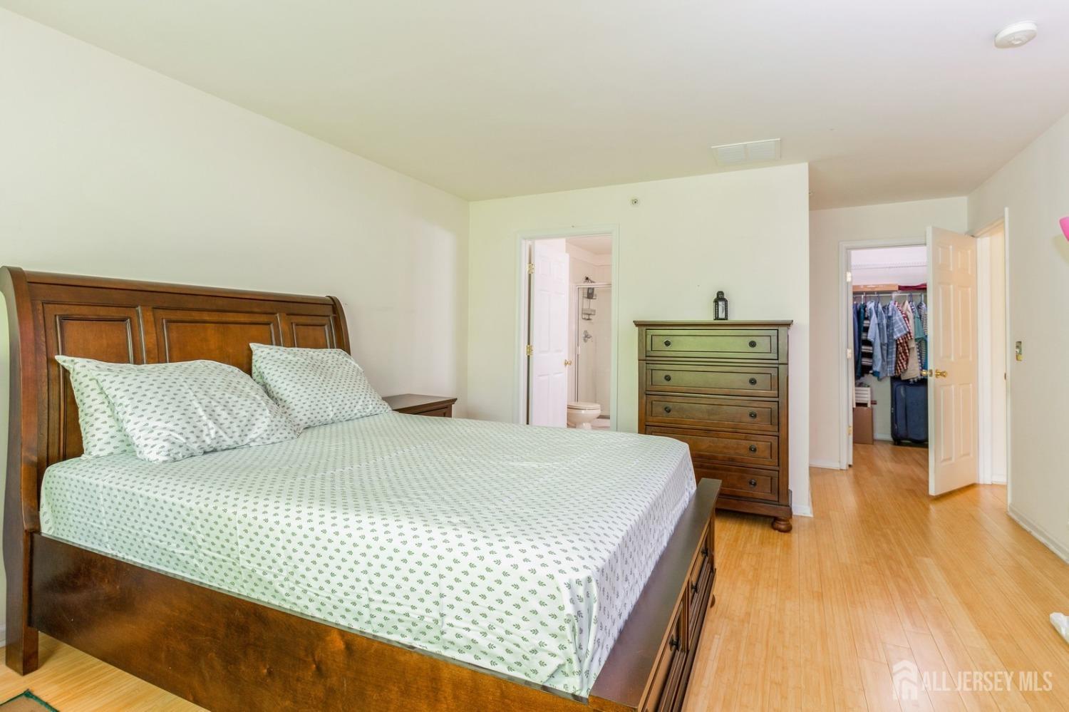 60 Forest Drive, Piscataway, New Jersey image 18