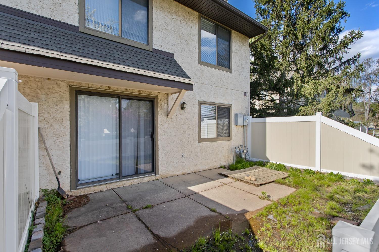 96 NE Hamsphire Drive, Plainsboro, New Jersey image 33