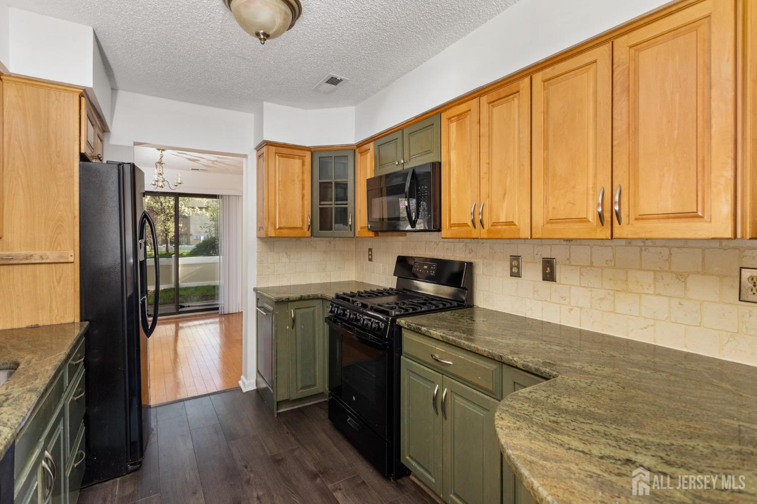 96 NE Hamsphire Drive, Plainsboro, New Jersey image 15