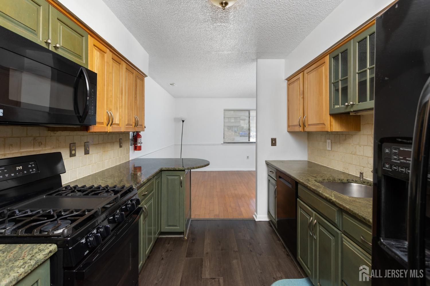 96 NE Hamsphire Drive, Plainsboro, New Jersey image 13