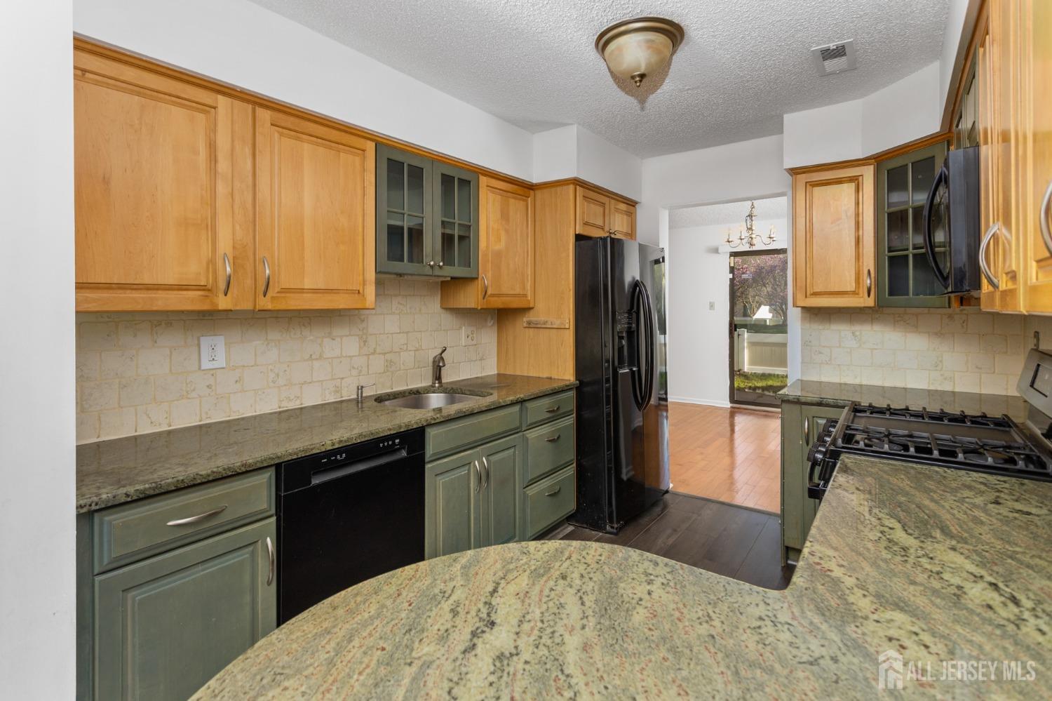 96 NE Hamsphire Drive, Plainsboro, New Jersey image 14
