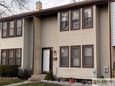Townhouse For Sale - 542 Fairfield Road<br/> Mercer County, East Windsor, NJ 08520