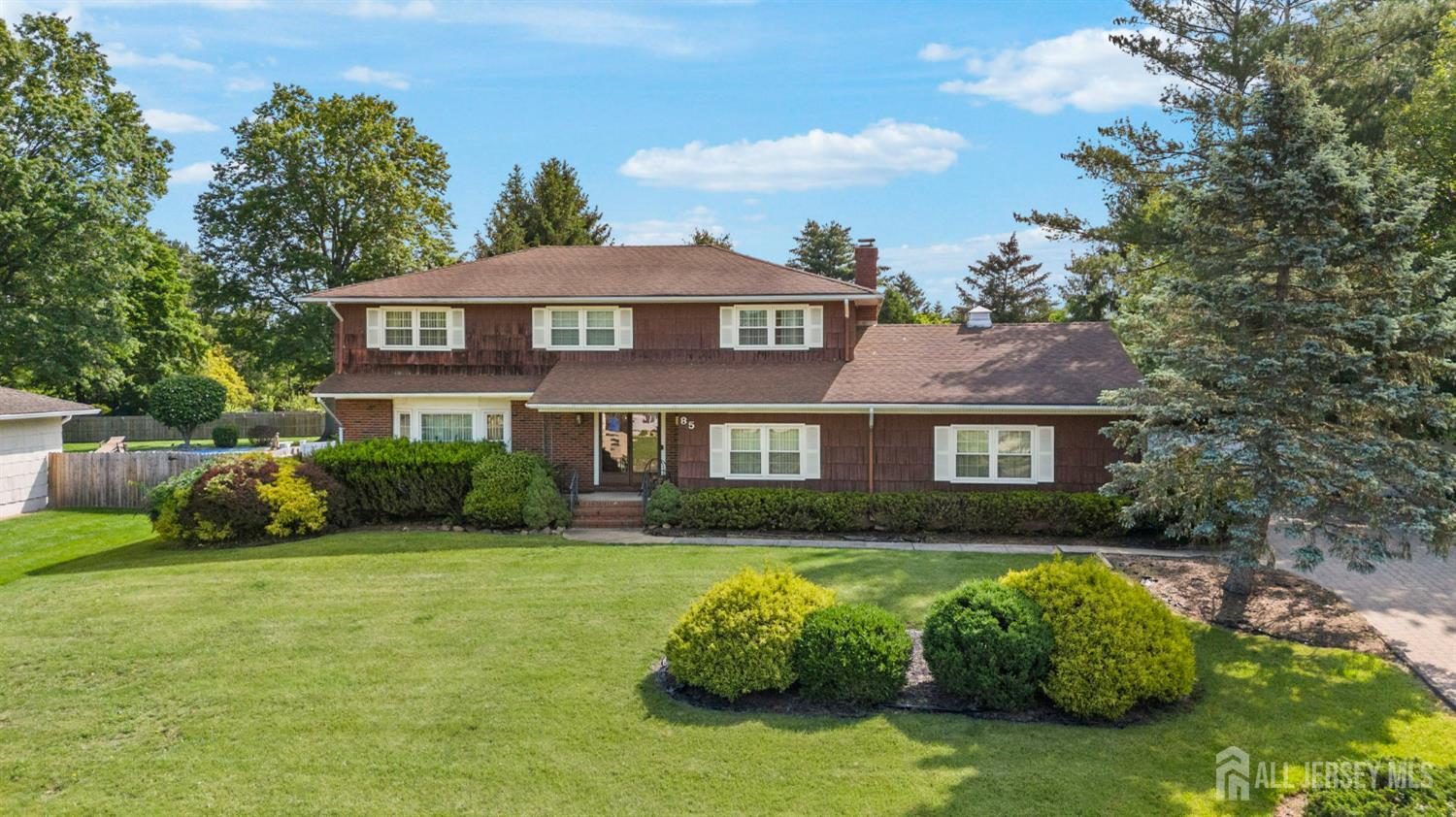 85 Hidden Lake Drive, North Brunswick, New Jersey image 1