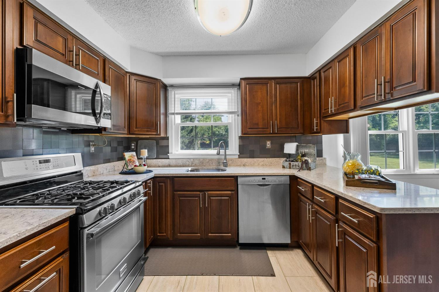 85 Hidden Lake Drive, North Brunswick, New Jersey image 15