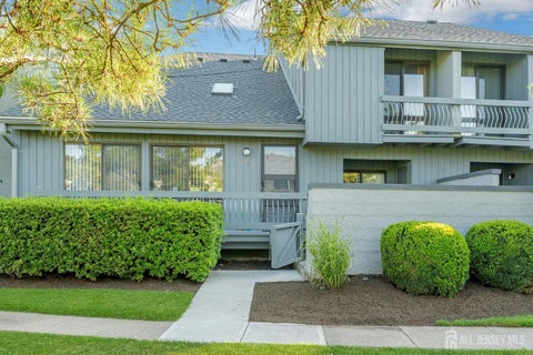 Townhouse For Rent - 148 Linda Lane<br/> Edison, NJ 08820